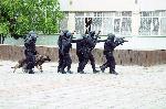 Бургас - демонстрации по залавяне на терористи в училище
