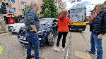 София - аварирал автомобил - трамвайна линия