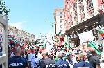 София - Протестът за запазване на лева се пренася и до Министерски съвет, има припаднал полицай