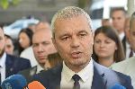 София - Протестът за запазване на лева се пренася и до Министерски съвет, има припаднал полицай