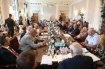 Здравната комисия в парламента заседава за заплатите на лекарите