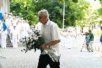 Варна - Венци и цветя пред паметника на контраадмирал Иван Вариклечков