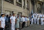 Варна - Венци и цветя пред паметника на контраадмирал Иван Вариклечков
