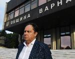 Адвокат Милен  Ралчев  говори пред медиите  за задържането на кмета на  Варна
