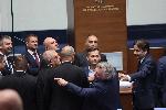 София - напрежение в парламента и прекратяване на заседанието