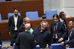 София - напрежение в парламента и прекратяване на заседанието