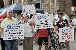 София - Протест на млади лекари пред сградата на Народното събрание