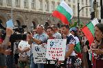 София - Протест на млади лекари пред сградата на Народното събрание