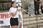 София - Протест на млади лекари пред сградата на Народното събрание