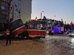 Тийнейджъри отвлякоха трамвай  и го забиха в подлеза на бул. "Ситняково"