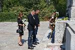 София- Градският съвет на БСП - София отбеляза празничния Девети септември с поднасяне на венци и цветя на Братската могила