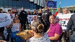 София - Протест на инвеститори на "Исторически парк" пред БТВ и медиите