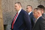 София - Депутати са блокирали входа на паркинга на парламента