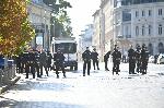 София - Депутати са блокирали входа на паркинга на парламента