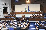 Правителството оцеля след поредния  вот на недоверие