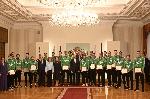 Президентът Румен Радев удостоява с плакети  националния отбор по волейбол
