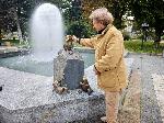 Плевен - Скулптурна композиция с жабките
