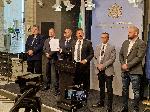 Извънредна пресконференция на МЕЧ в парламента