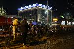 Зрелищна катастрофа близо до "Пирогов", кола се качи на трамвайните релси