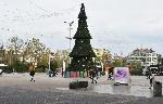 В Бургас децата вече  пускат писма с желания до дядо Коледа край новогодишната елха
