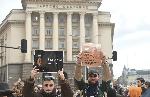 София - Граждани гледат на живо заседанието на бюджетната комисия