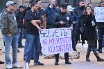 София - Граждани гледат на живо заседанието на бюджетната комисия