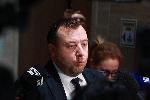 Политиците дават изявления в парламента