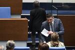 София – Депутатите гласуват оставката на правителството