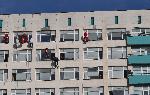 Варна - Дядо коледа с подаръци за малките пациенти в болница