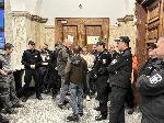 София - БОЕЦ окупира кабинета на Борислав Сарафов