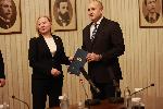 Президентът Радев връчва мандат за съставяне на правителство на "Продължаваме промяната - Демократична България"