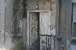 Бургас - Откриха къща с наркомани, престъпник и труп