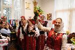 Тополи -Празник с песни, танци, „бебе“ и фалически закачки<br />
<br />