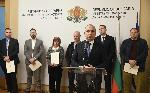 Вицепремиерът Краджов връчва първите договори за изграждане на бързи зарядни центрове за електрически коли