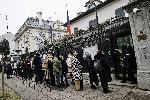 София - Опашка пред Френската резидеция