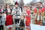 Влюбени сурвакари сключиха брак по време на фестивала "Сурва - Перник"