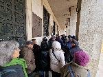 София - Опашка пред БНБ за колекционерска монета в евро