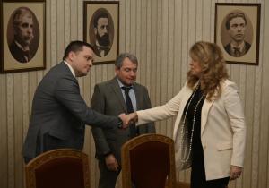 София - Консултациите на Дондуков 2: Има такъв народ са на среща с президента