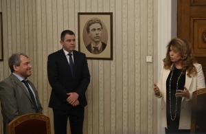 София - Консултациите на Дондуков 2: Има такъв народ са на среща с президента