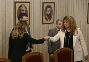 София - Консултациите на Дондуков 2: Има такъв народ са на среща с президента