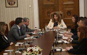 София - Консултациите на Дондуков 2: Има такъв народ са на среща с президента