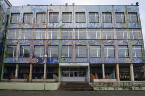 Психолози влизат  в пловдивското училище със задържания за блудство учител