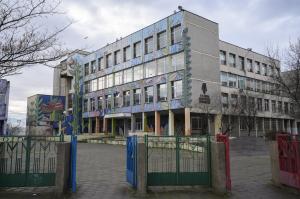 Пловдив -  СУ 'Софроний Врачански', където е преподавал учителят педофил