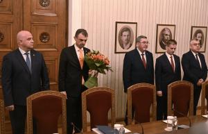 София - Държавният глава Илияна Йотова продължава провеждането на консултации с представители на парламентарните групи