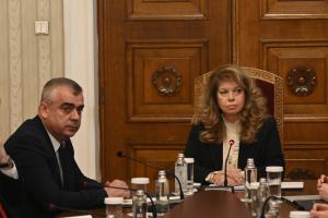 София - Държавният глава Илияна Йотова продължава провеждането на консултации с представители на парламентарните групи
