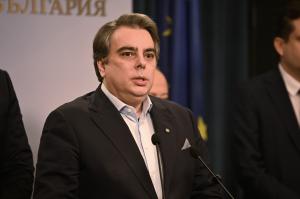 София - Парламентарната група на ПП- ДБ дадоха изявление в парламента