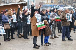 Червен бряг – Протест срещу войната по пътищата