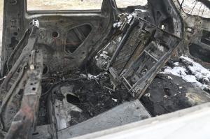София - Запалиха автомобила и входната врата на кмета на Бистрица