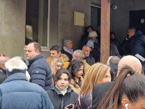 Кметове от цялата страна излязоха  на протест след палежа в Бистрица