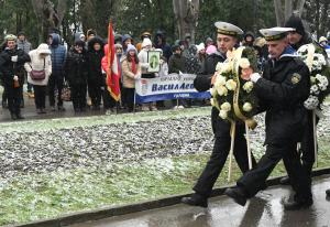 Варна - Поклонение пред паметникан на Васил Левски